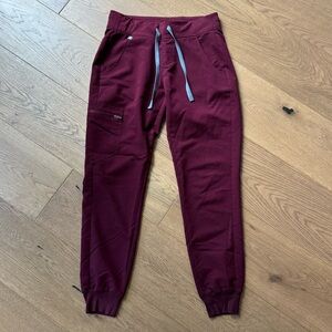 Figs Zamora Jogger Scrub Pants - Burgundy - Size XS - EUC